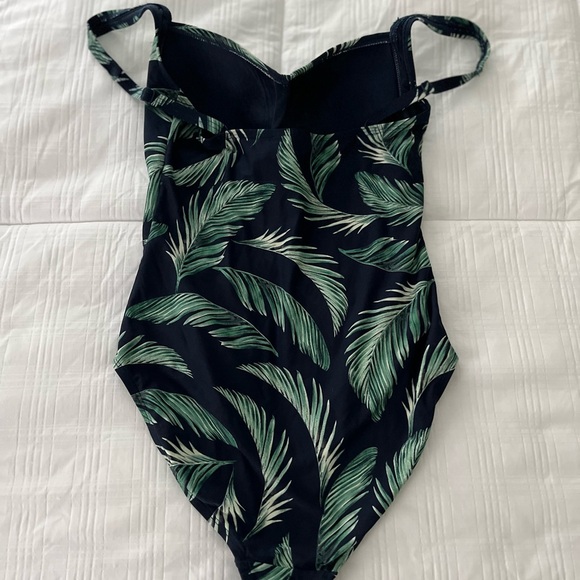 NWOT NIPTUCK SWIM SUIT - Picture 3 of 4